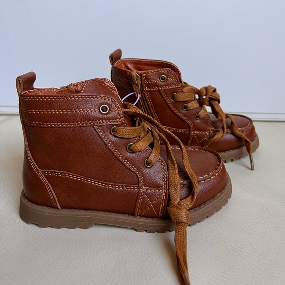 The Children’s Place Toddler Boys Lace Up Boots 10 - Picture 2 of 9
